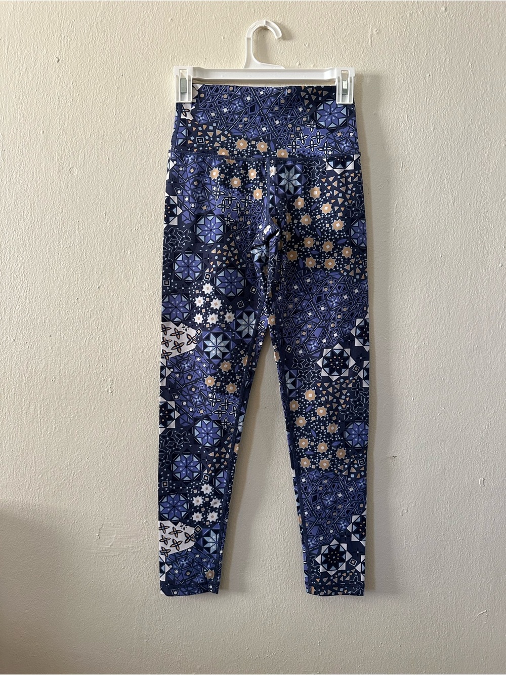 aerie Blue and Multicolor Geometric Print Leggings